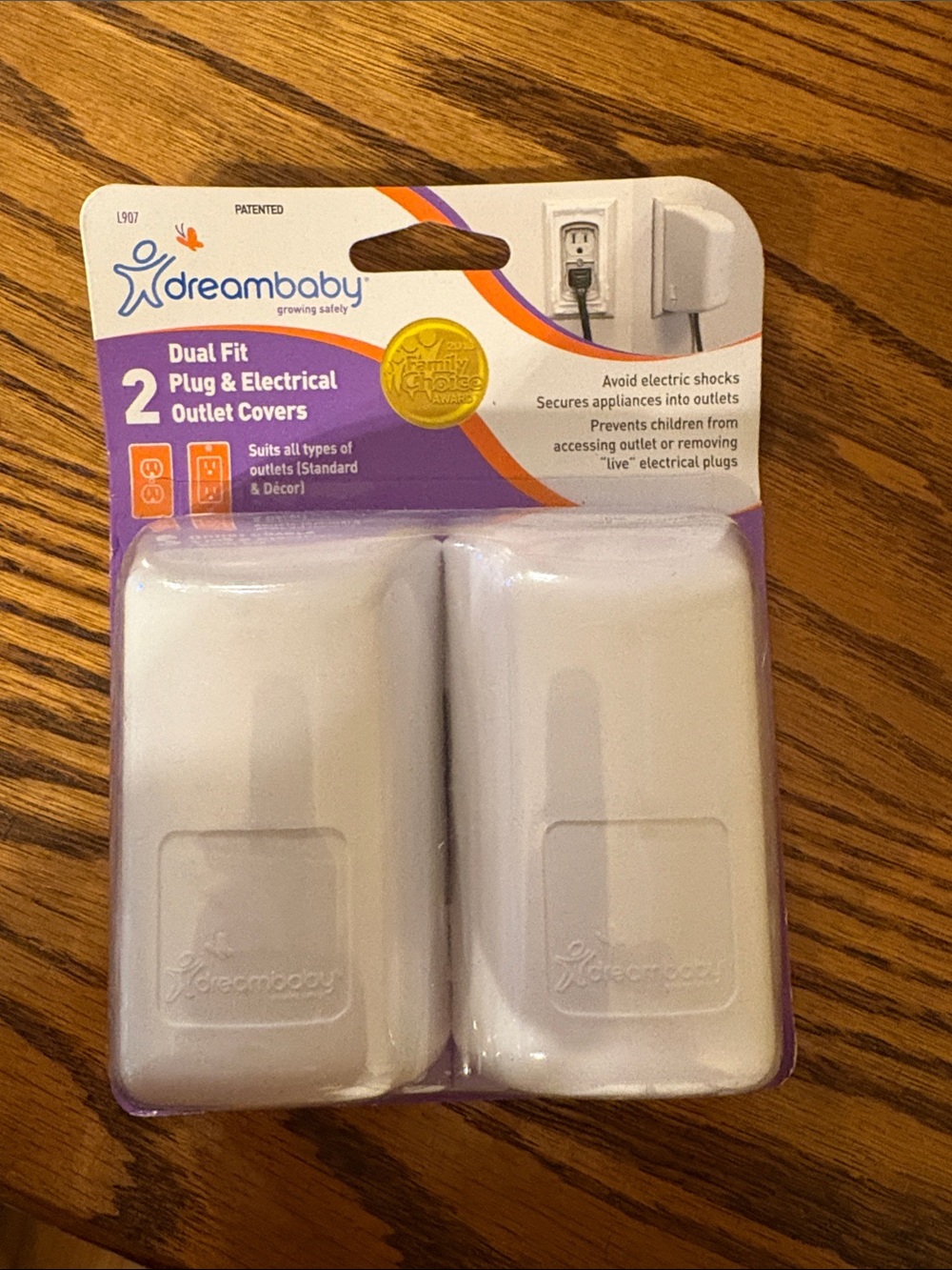 Dreambaby White Dual Fit Plug & Electrical Outlet Covers (2-Pack)